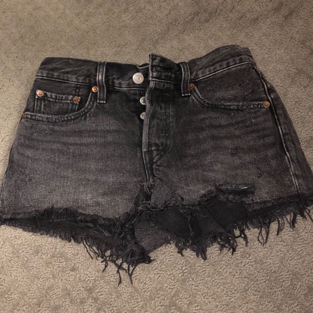 Black Distressed Levi’s Denim Shorts